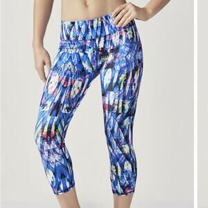 Fabletics Solar Powerhold Midrise Capri Leggings Small
